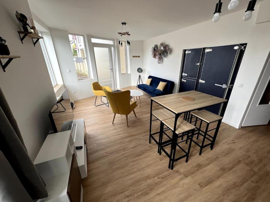 Appartement Avec Belle Vue Ouzouer-Sur-Trezee ภายนอก รูปภาพ